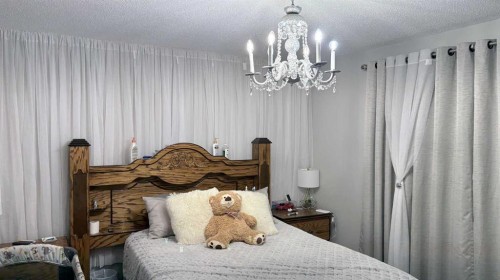 208 3Rd Avenue East, Bow Island, AB - Indoor Photo Showing Bedroom