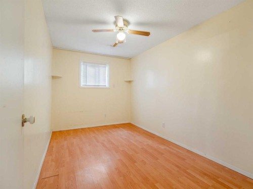 120S 300E, Raymond, AB - Indoor Photo Showing Other Room
