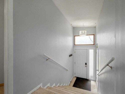 120S 300E, Raymond, AB - Indoor Photo Showing Other Room
