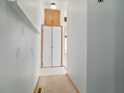120S 300E, Raymond, AB - Indoor Photo Showing Other Room