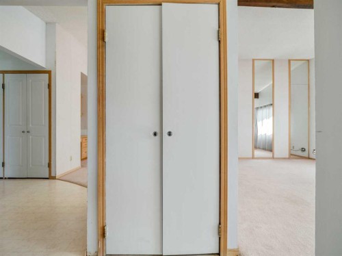 120S 300E, Raymond, AB - Indoor Photo Showing Other Room