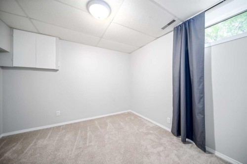 5716 53 Street, Taber, AB - Indoor Photo Showing Other Room