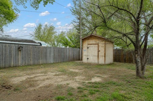 5716 53 Street, Taber, AB - Outdoor