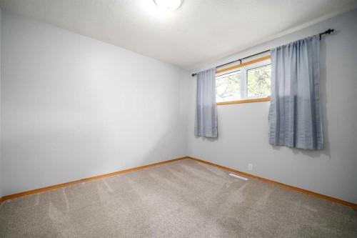 5716 53 Street, Taber, AB - Indoor Photo Showing Other Room