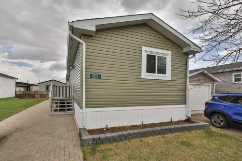 5021 Applewood Road  Coaldale, AB T1M 0C6
