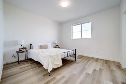 393 Rivergrove Chase West, Lethbridge, AB - Indoor Photo Showing Bedroom