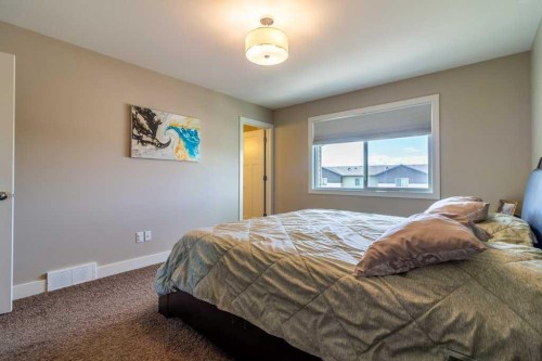 679 Keystone Chase West, Lethbridge, AB - Indoor Photo Showing Bedroom