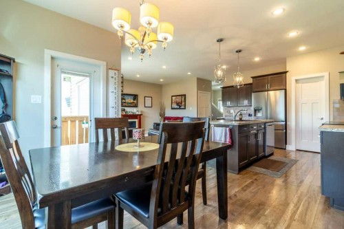 679 Keystone Chase West, Lethbridge, AB - Indoor Photo Showing Dining Room