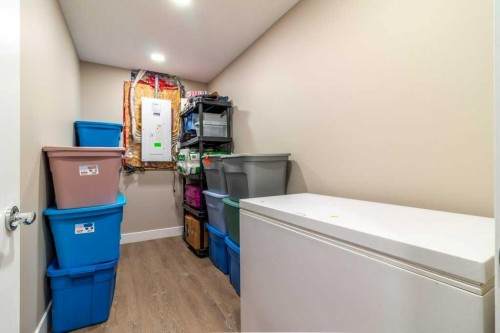 679 Keystone Chase West, Lethbridge, AB - Indoor Photo Showing Laundry Room