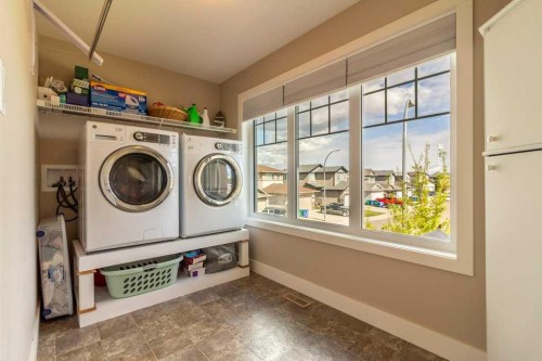 679 Keystone Chase West, Lethbridge, AB - Indoor Photo Showing Laundry Room