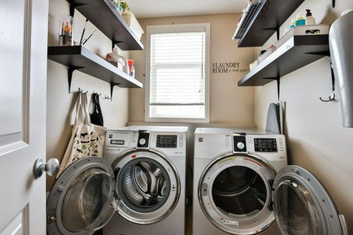 573 Squamish Lane West, Lethbridge, AB - Indoor Photo Showing Laundry Room
