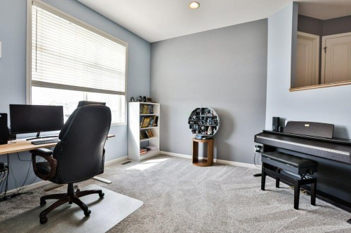 573 Squamish Lane West, Lethbridge, AB - Indoor Photo Showing Office