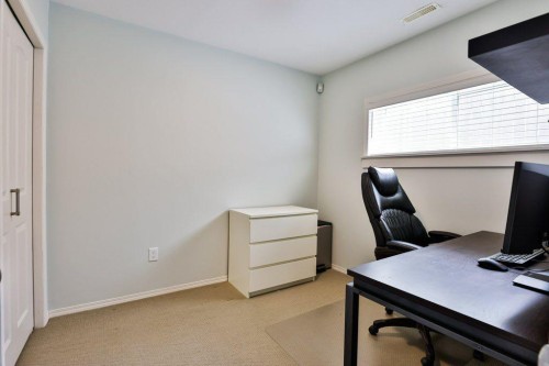 573 Squamish Lane West, Lethbridge, AB - Indoor Photo Showing Office