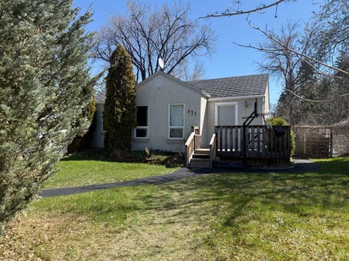 821 14 Street SOUTH Lethbridge, AB T1J 2Y6