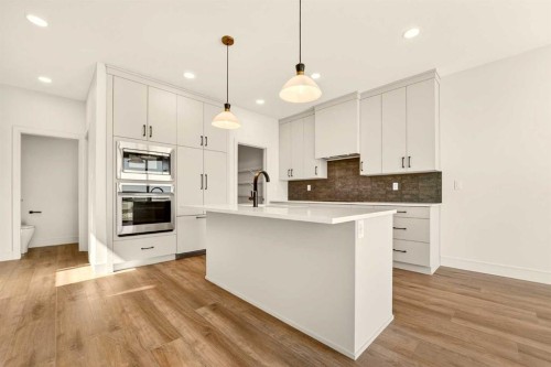 3105 44 Street South, Lethbridge, AB - Indoor Photo Showing Kitchen With Upgraded Kitchen