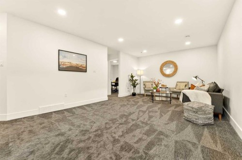 8619 25 Avenue, Coleman, AB - Indoor Photo Showing Other Room