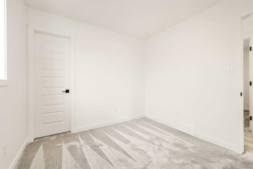 546 Malahat Green West, Lethbridge, AB - Indoor Photo Showing Other Room