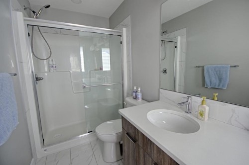 963 Miners Boulevard West, Lethbridge, AB - Indoor Photo Showing Bathroom