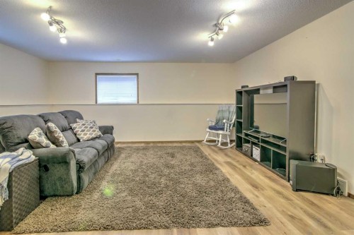 27 Kodiak Boulevard North, Lethbridge, AB - Indoor