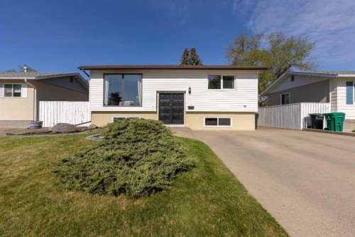 2022 19 Street NORTH Lethbridge, AB T1H 4A9