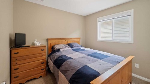 751 Silkstone Close West, Lethbridge, AB - Indoor Photo Showing Bedroom