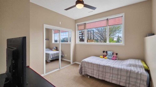 751 Silkstone Close West, Lethbridge, AB - Indoor Photo Showing Bedroom