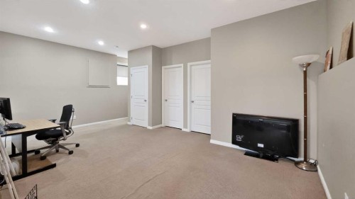 751 Silkstone Close West, Lethbridge, AB - Indoor Photo Showing Office