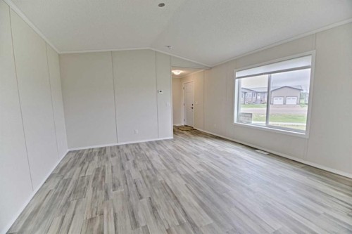 625 3 Avenue, Hays, AB - Indoor Photo Showing Other Room