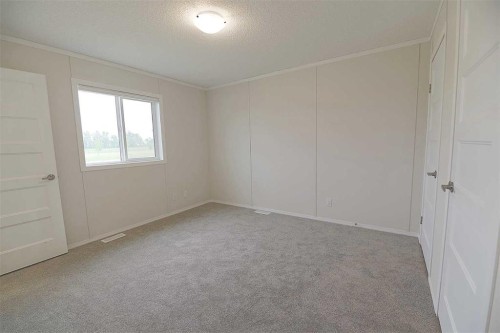 625 3 Avenue, Hays, AB - Indoor Photo Showing Other Room