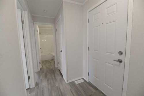 625 3 Avenue, Hays, AB - Indoor Photo Showing Other Room