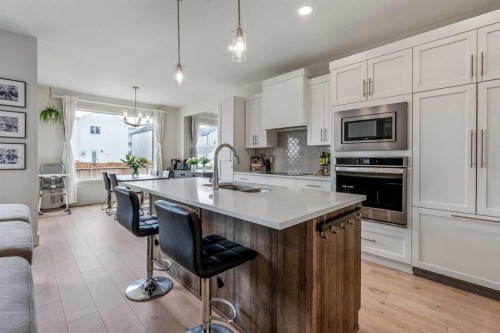95 Blackwolf Pass North, Lethbridge, AB - Indoor Photo Showing Kitchen With Upgraded Kitchen