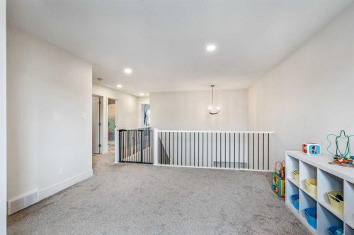 95 Blackwolf Pass North, Lethbridge, AB - Indoor Photo Showing Other Room