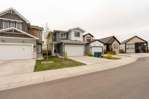 95 Blackwolf Pass North, Lethbridge, AB - Outdoor With Facade