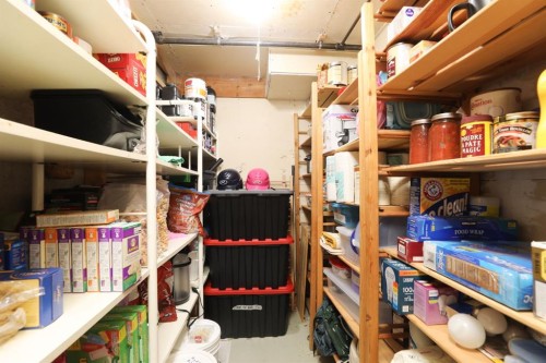 40 S 100 East, Raymond, AB - Indoor With Storage