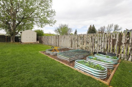 40 S 100 East, Raymond, AB - Outdoor