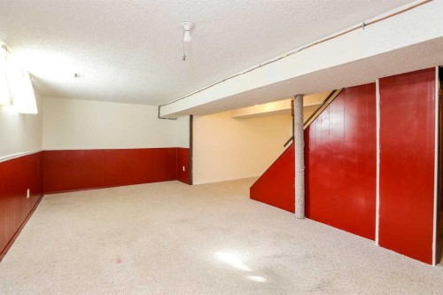 101 Temple Boulevard West, Lethbridge, AB - Indoor Photo Showing Other Room
