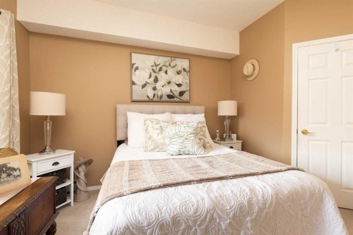 416-2020 32 Street South, Lethbridge, AB - Indoor Photo Showing Bedroom