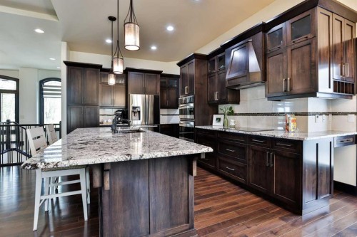 312 Sandstone Point South, Lethbridge, AB - Indoor Photo Showing Kitchen With Upgraded Kitchen