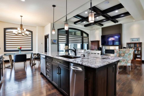312 Sandstone Point South, Lethbridge, AB - Indoor Photo Showing Kitchen With Upgraded Kitchen