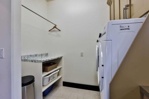 312 Sandstone Point South, Lethbridge, AB - Indoor
