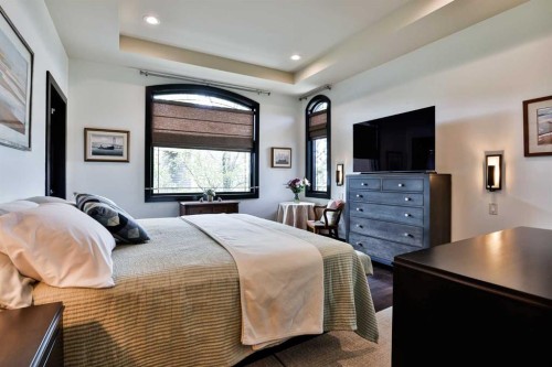 312 Sandstone Point South, Lethbridge, AB - Indoor Photo Showing Bedroom