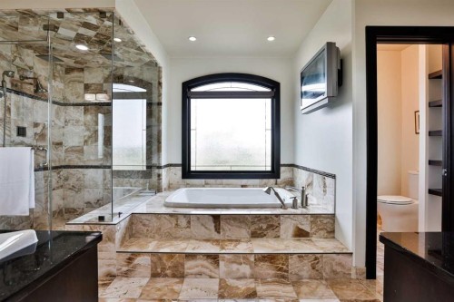 312 Sandstone Point South, Lethbridge, AB - Indoor Photo Showing Bathroom
