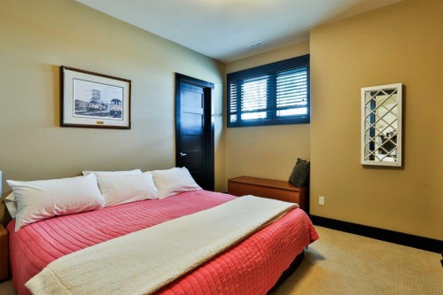 312 Sandstone Point South, Lethbridge, AB - Indoor Photo Showing Bedroom