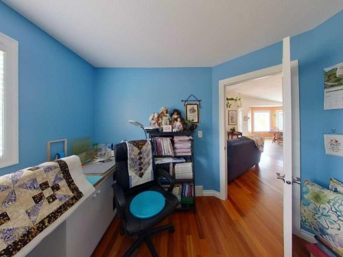 16 Mountview Place, Granum, AB - Indoor Photo Showing Bedroom