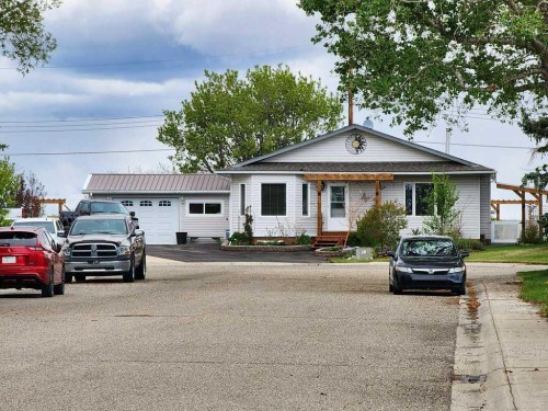 16 Mountview Place, Granum, AB - Outdoor