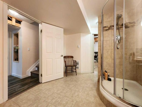 16 Mountview Place, Granum, AB - Indoor Photo Showing Bathroom