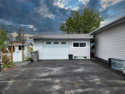 16 Mountview Place, Granum, AB - Outdoor