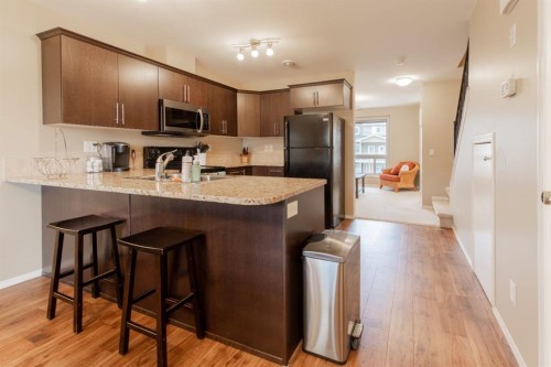 69-51 Keystone Terrace West, Lethbridge, AB - Indoor Photo Showing Kitchen