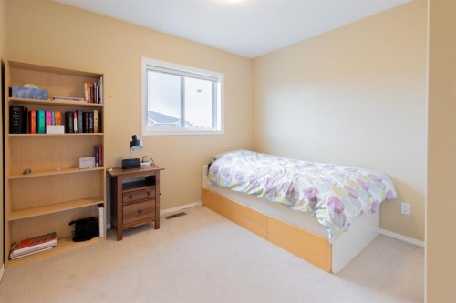 69-51 Keystone Terrace West, Lethbridge, AB - Indoor Photo Showing Bedroom