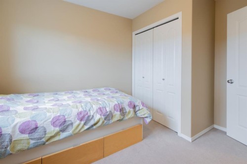 69-51 Keystone Terrace West, Lethbridge, AB - Indoor Photo Showing Bedroom